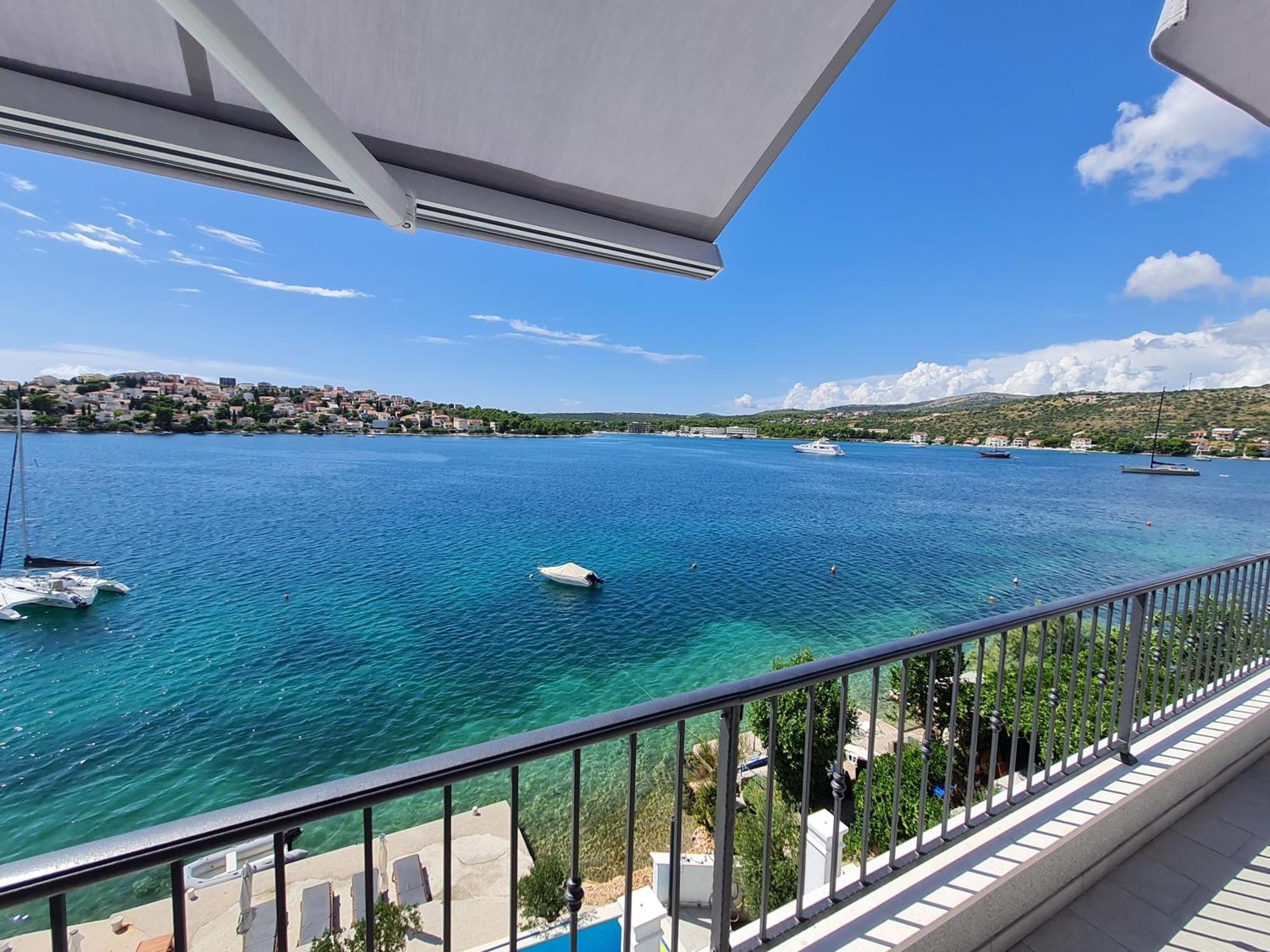Villa Lux Apartments Rogoznica  Eksteriør bilde