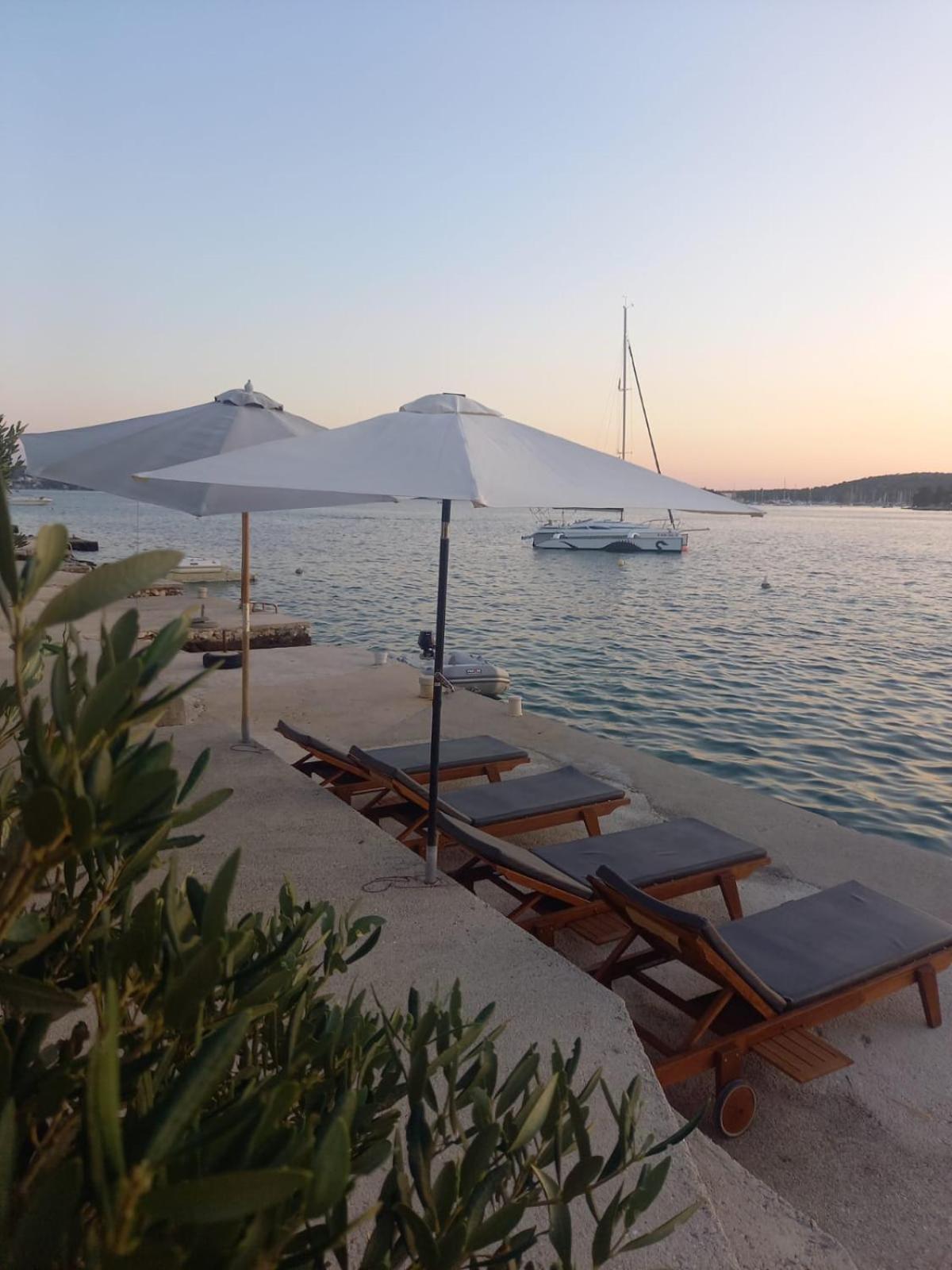 Villa Lux Apartments Rogoznica  Eksteriør bilde