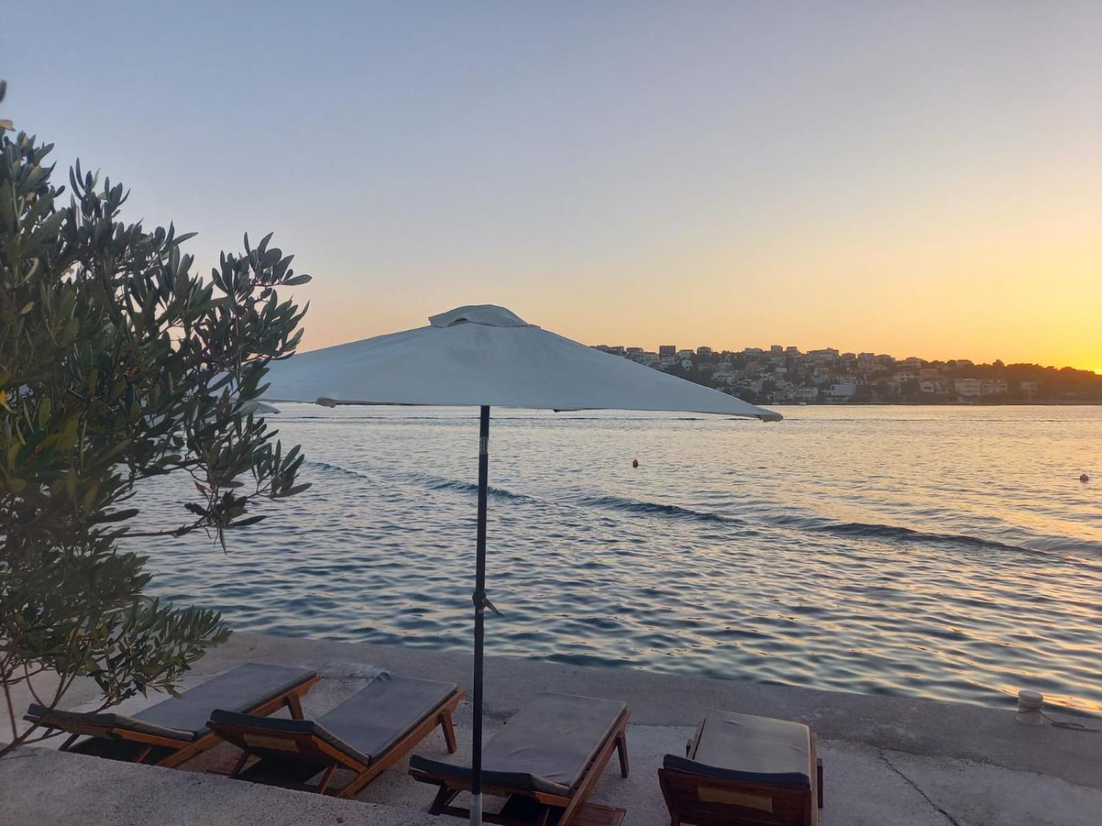 Villa Lux Apartments Rogoznica  Eksteriør bilde